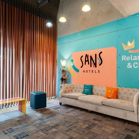 Sans Hotel Finest Medan Exterior photo