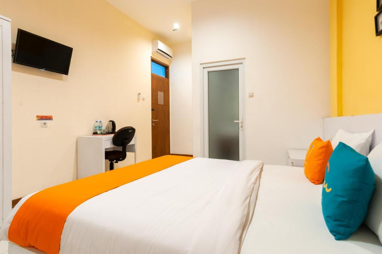 Sans Hotel Finest Medan Exterior photo