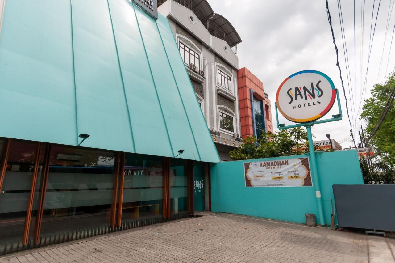 Sans Hotel Finest Medan Exterior photo