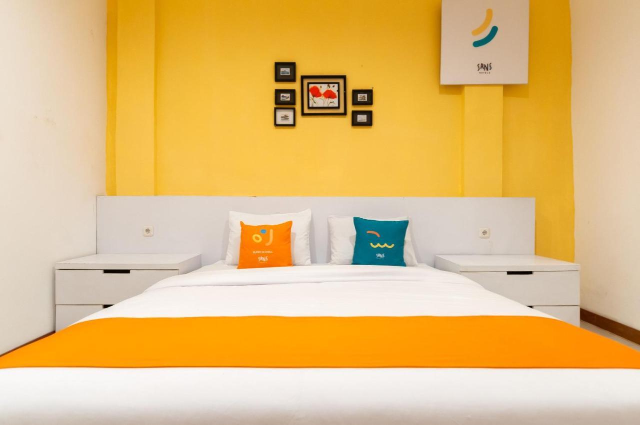 Sans Hotel Finest Medan Exterior photo