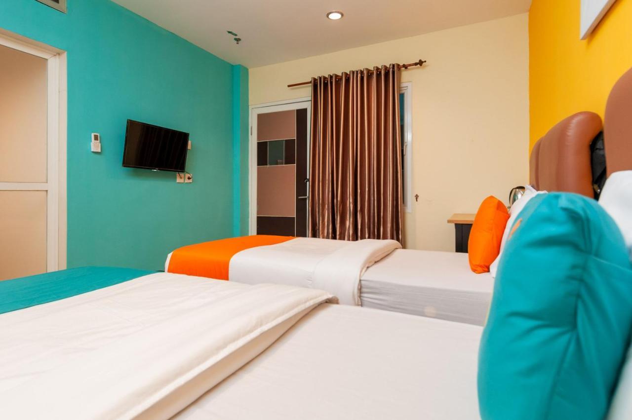 Sans Hotel Finest Medan Exterior photo